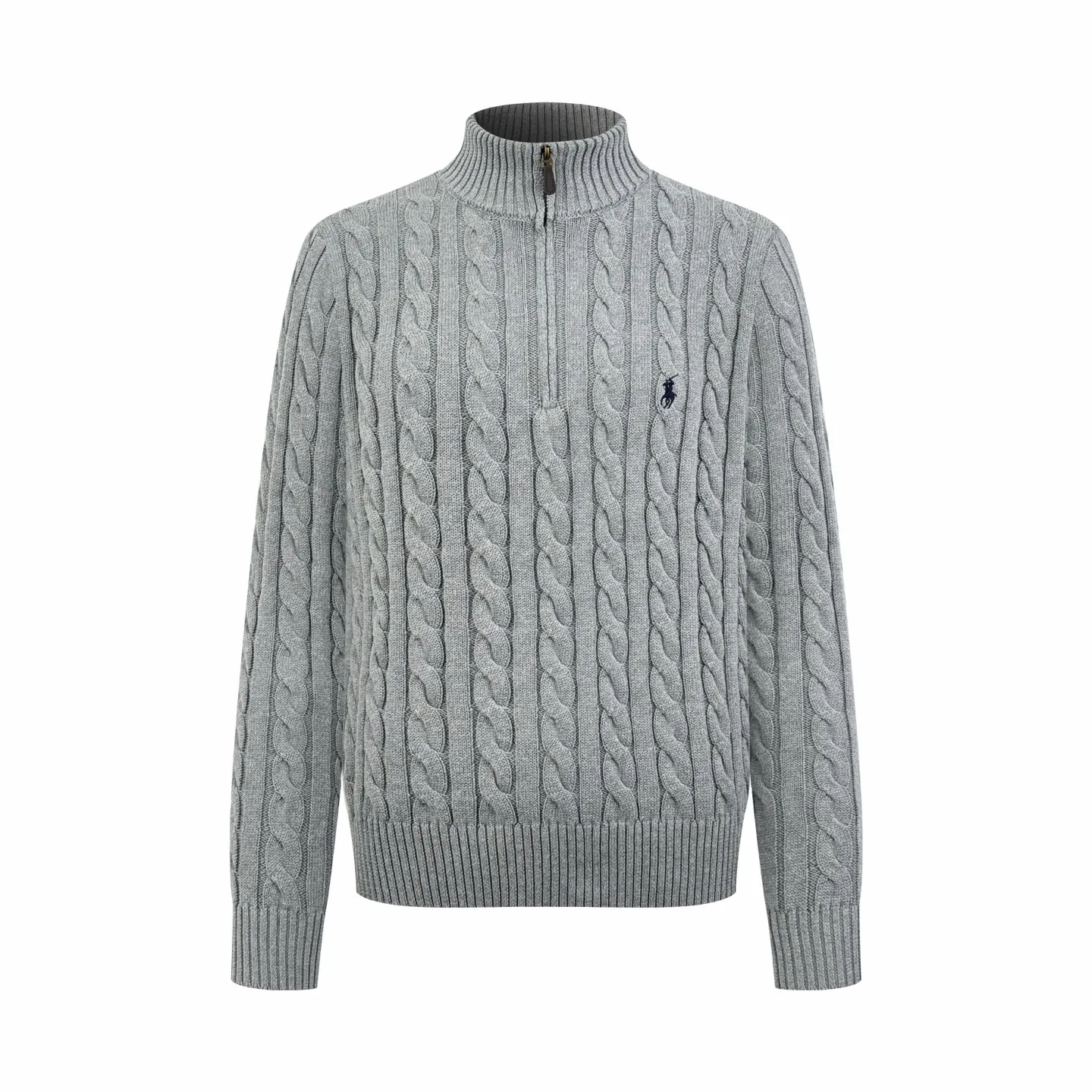 P420 Ralph Lauren Cable Knitted Half-Zip Knitted Sweater (Gray) Purchased for RMB 1,790. The fabric is made of custom-woven cotton cable-knitted thick wool. It has a fine texture and is comfortable and close to the skin. It is mainly made of high-grade slate gray. It has an oppressive aura in silence. The classic cable-knitted structure design injects soul. The arrangement is precise and orderly. The exquisite pony logo is embellished with it. It has an atmosphere of freedom and vitality. It is highly recognizable. The zipper half-high collar design has just the right sense of gorgeousness. Interpret high-end style with unique details. Adhere to the timeless elegance and taste, using imported machine embroidery technology. Use advanced computer control systems and precision mechanical components to achieve the iconic pony embroidery operation. High precision. The lines are smooth and delicate, three-dimensional cable weaving. Through clever shifting and interweaving of coils, adjacent coils are cross-shifted to form a twisted effect. The lines are smooth and regular. Time-consuming and labor-intensive, the process of softening and deodorizing the garments is done through professional washing equipment and specific detergents. Deep cleans and deodorizes clothes to improve their feel and appearance. Size:S-M-L-XL